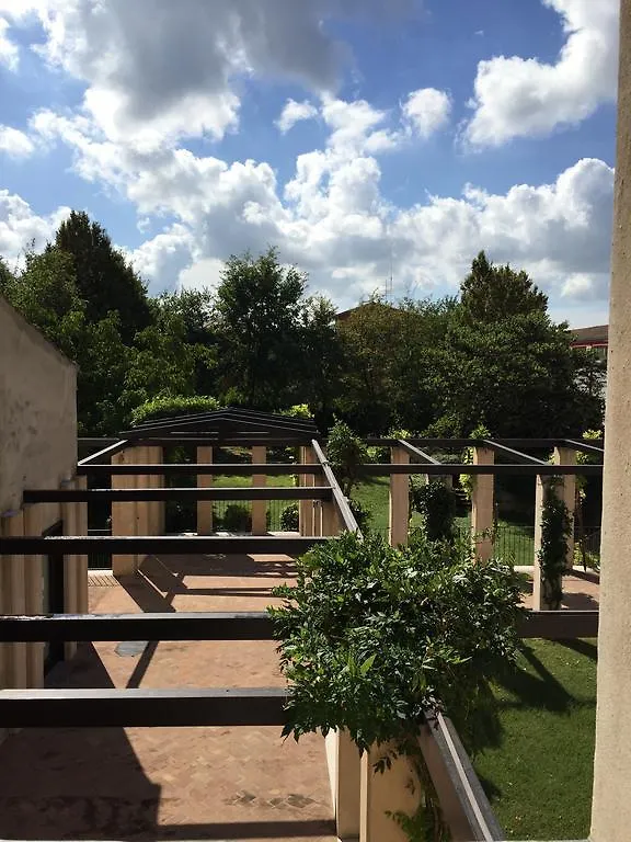 Ca'Bert Villa Dei Glicini Castelnuovo del Garda Bed & Breakfast