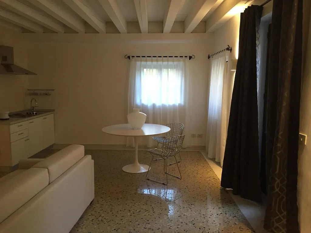 Ca'Bert Villa Dei Glicini Castelnuovo del Garda Bed & Breakfast