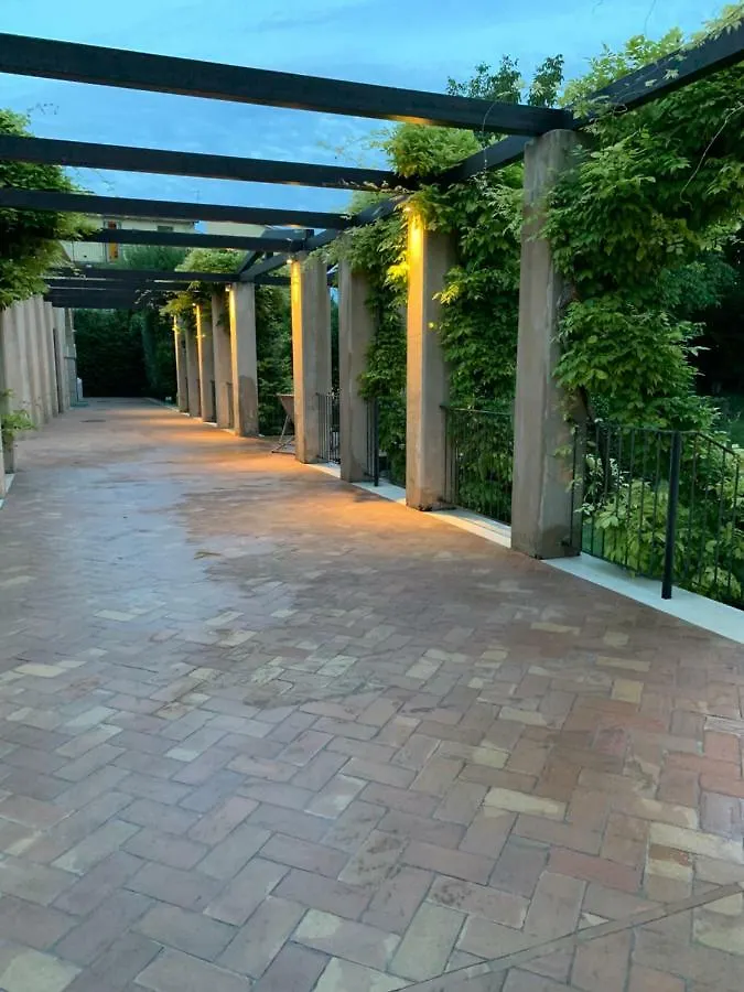 *** Bed & Breakfast Ca'Bert Villa Dei Glicini Castelnuovo del Garda Italy